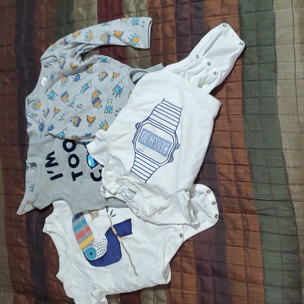 Boys 4pc. Onesie bundle size 18 - 24M
